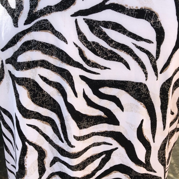 Chico’s Athletic Shirt M Zebra Sparkle - Picture 7 of 9